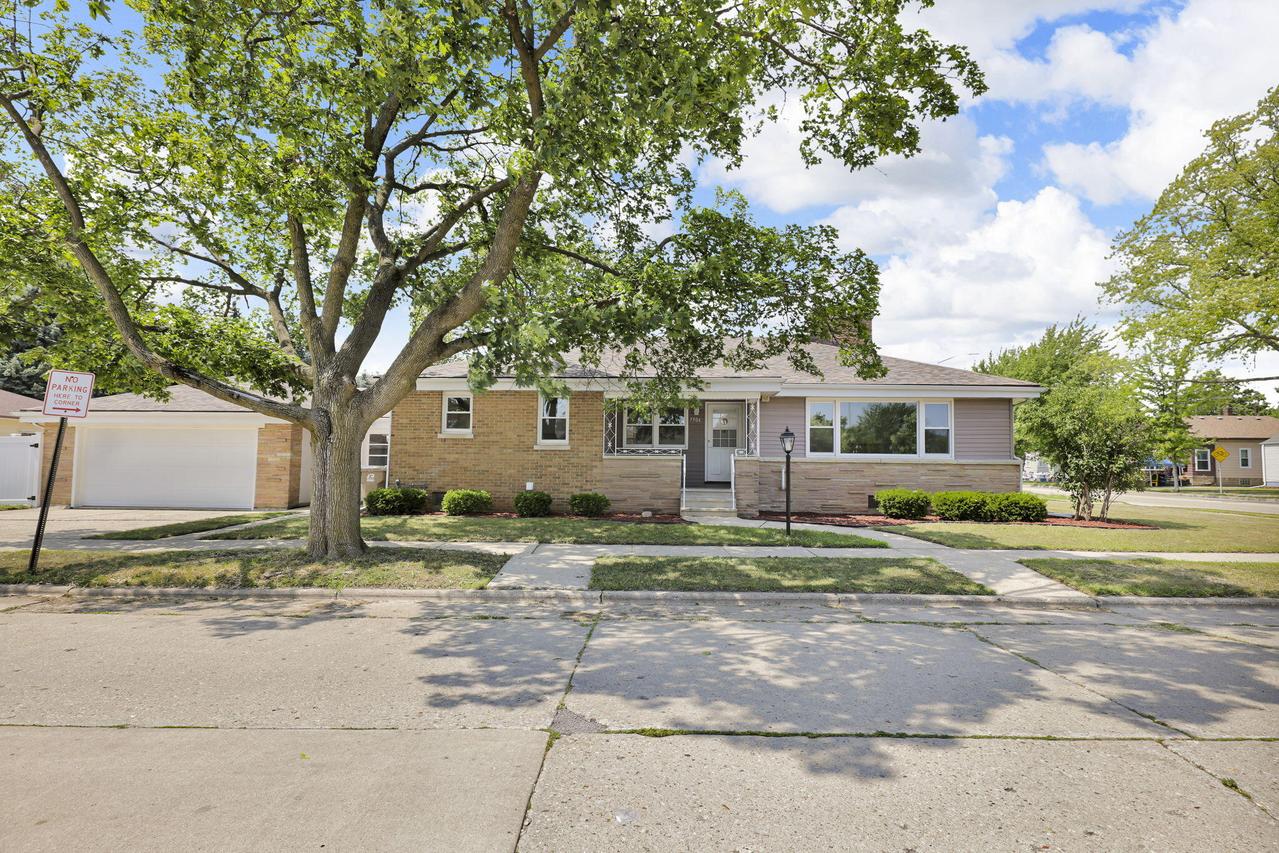 7506 33rd Ave, Kenosha, WI 53142