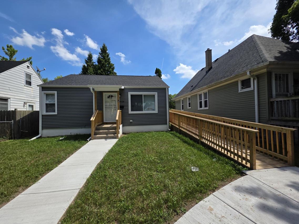 4928 N 27th St, Milwaukee, WI 53209