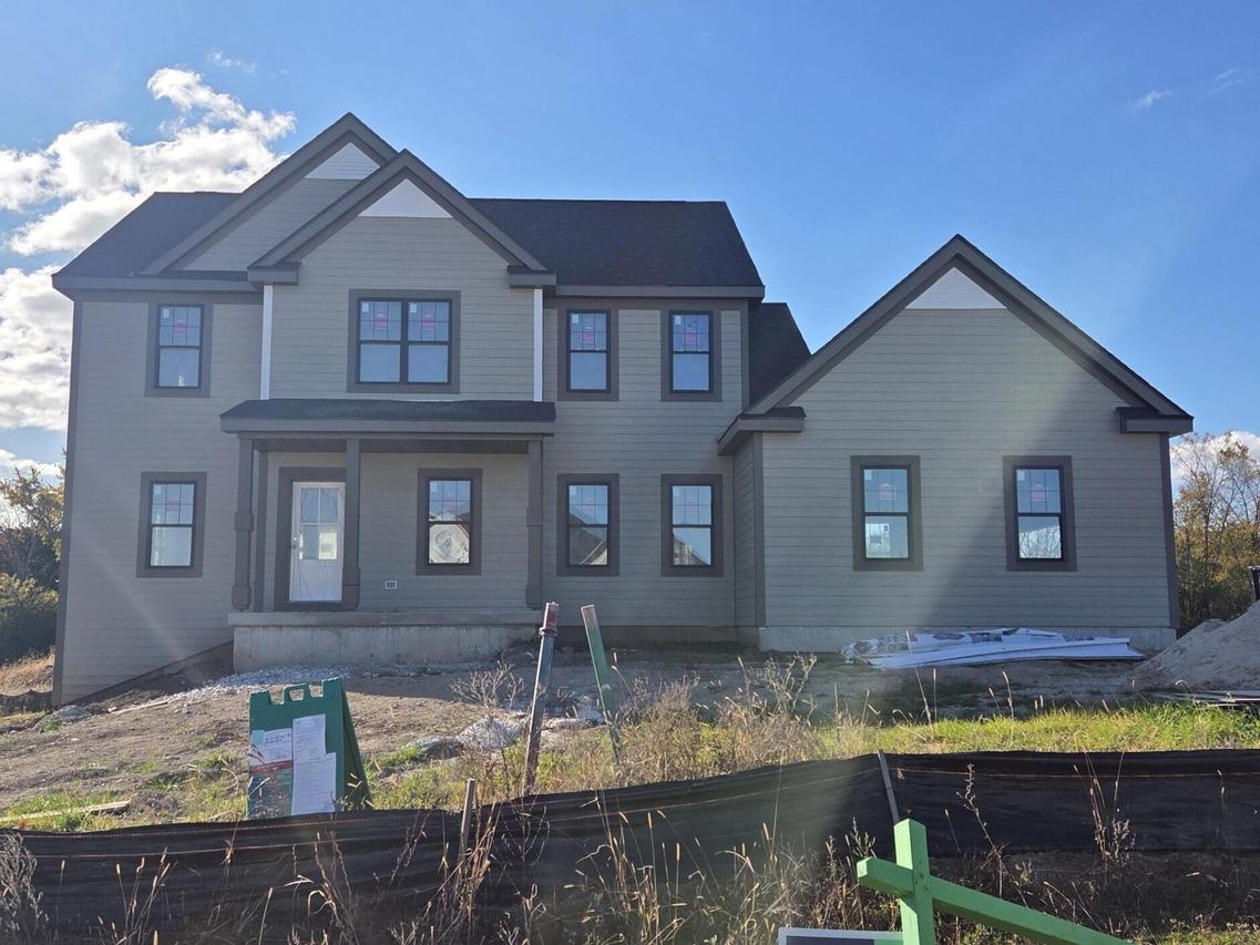 9875 N Cygnet Ct, Mequon, WI 53097