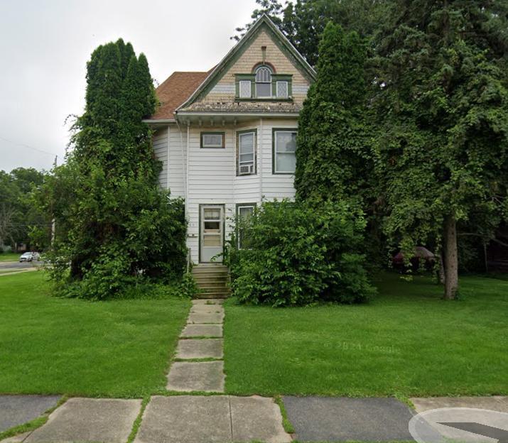 601 S 6th St, Watertown, WI 53094