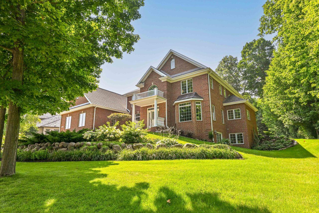 S76W25745 Prairieside Dr, Vernon, WI 53189