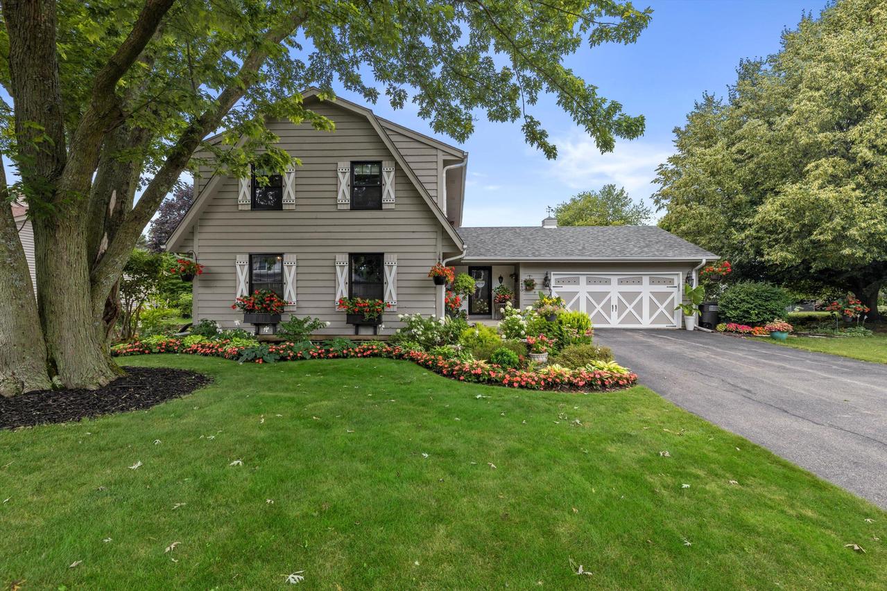 3450 E Elmwood Dr, Elmwood Park, WI 53405