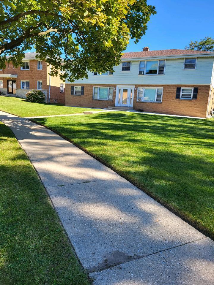 2053 W Warnimont Ave, Milwaukee, WI 53221