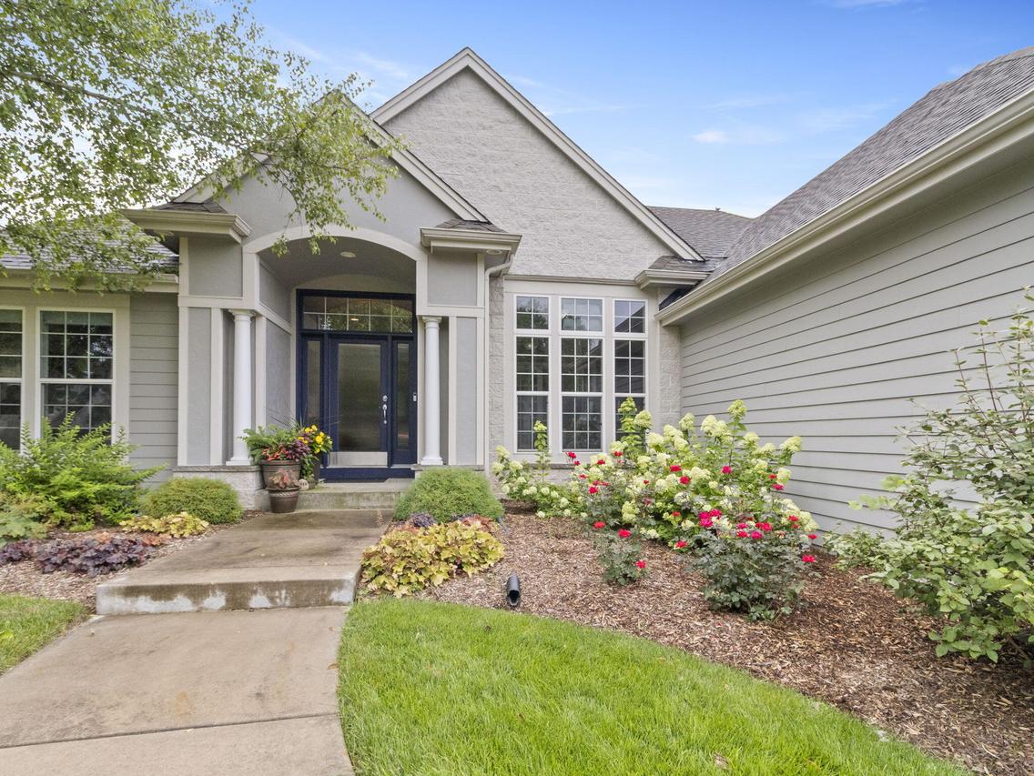 5265 W Princeton Pine Ct, Franklin, WI 53132