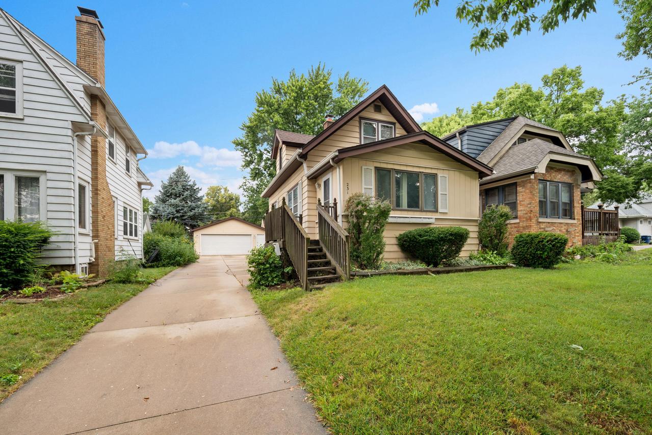 231 N 72nd St, Milwaukee, WI 53213