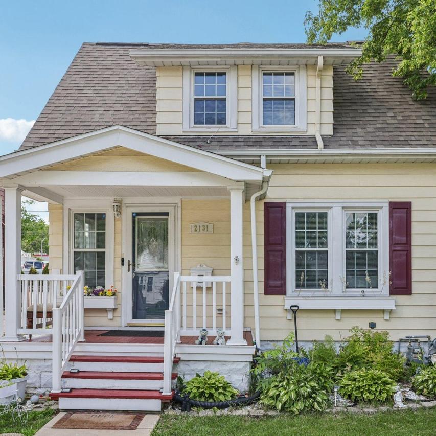 2131 S 90th St, West Allis, WI 53227
