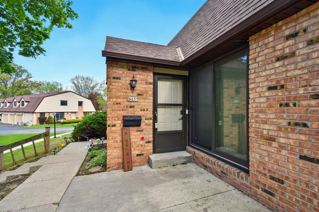 8657 N 73rd St, Milwaukee, WI 53223