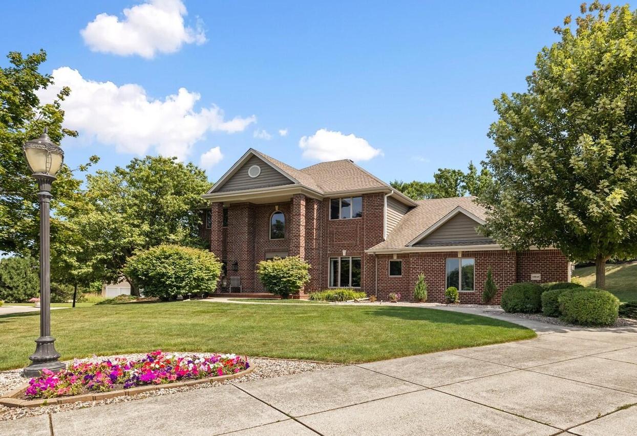 18840 Saratoga Ct, Brookfield, WI 53045