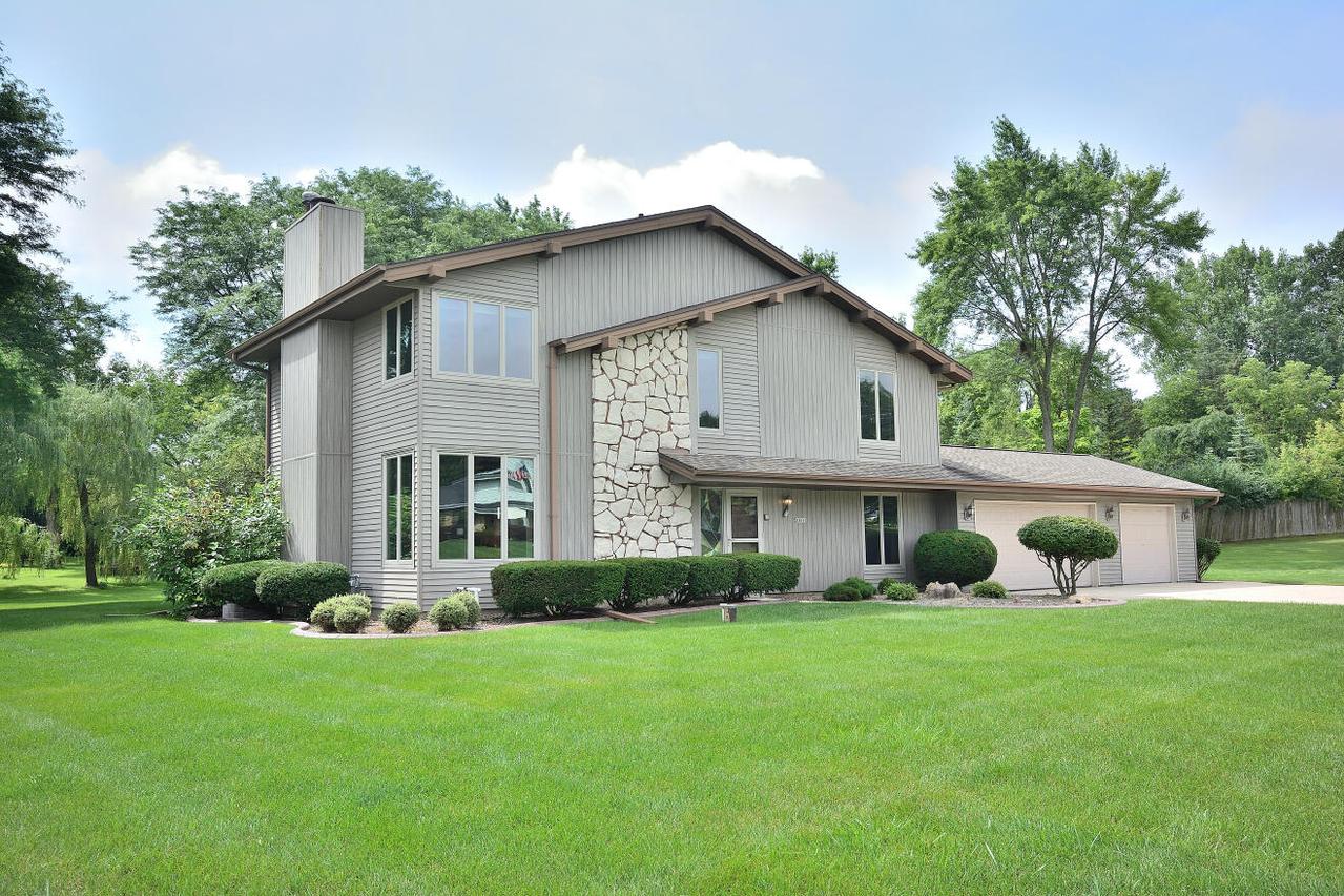 11505 W Shields Dr, Franklin, WI 53132