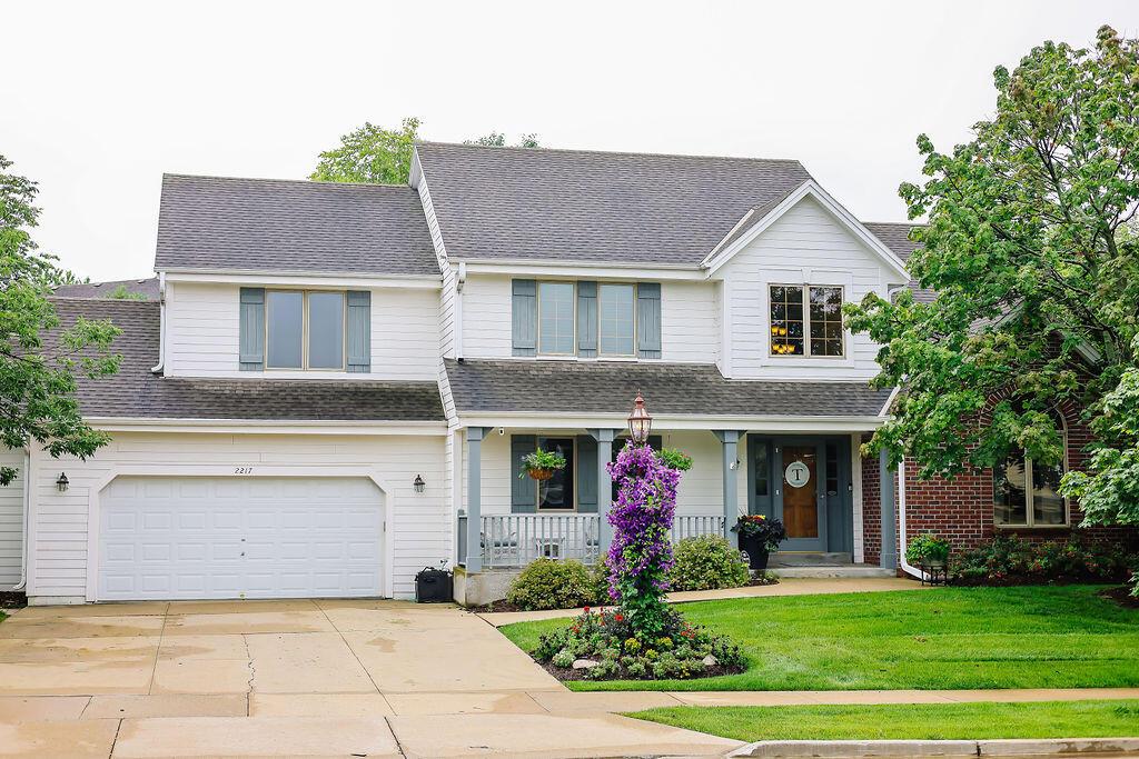2217 Deer Path, Waukesha, WI 53189