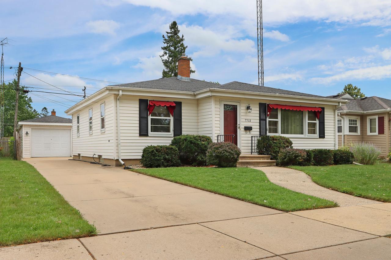 7703 31st Ave, Kenosha, WI 53142