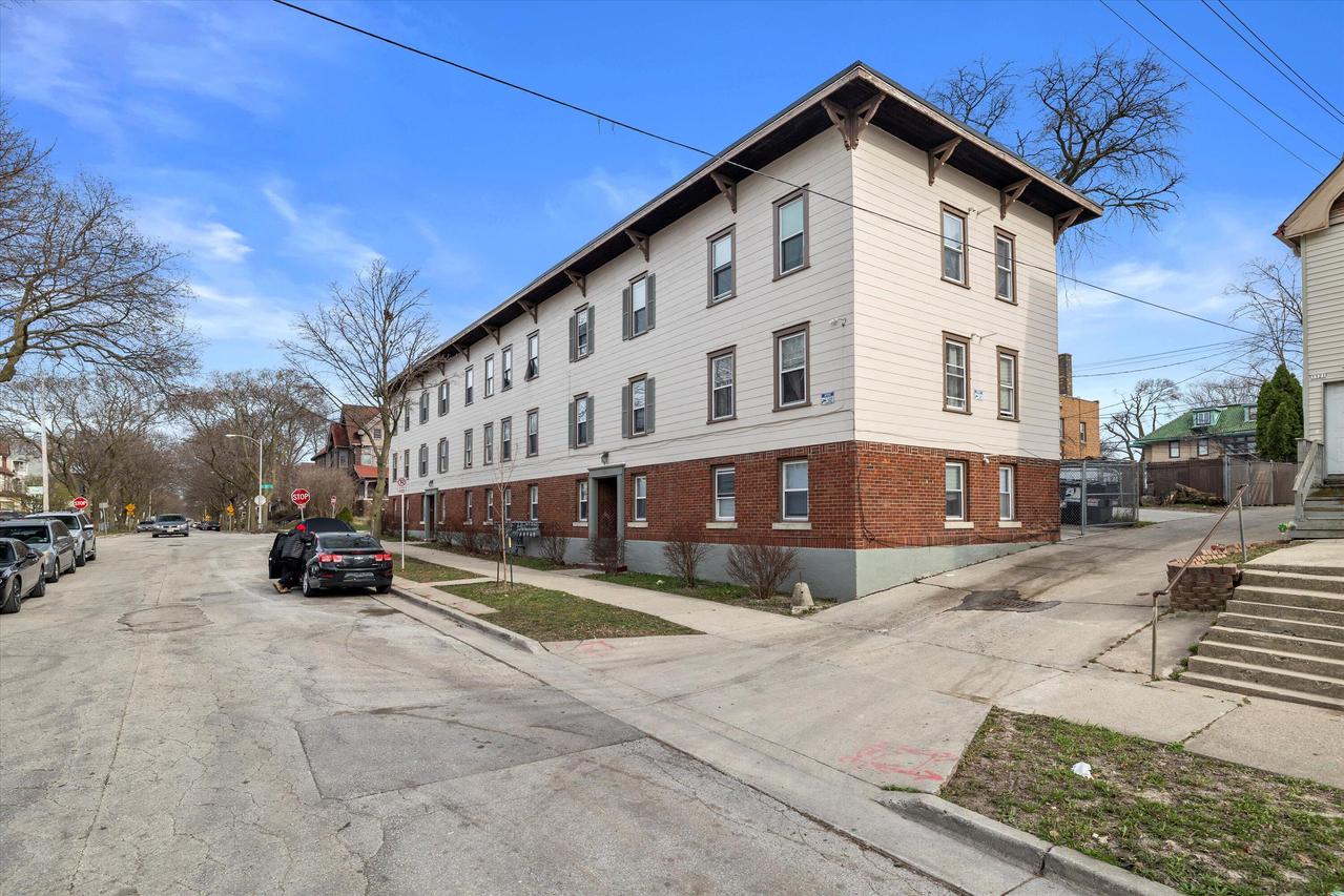 3303 W Juneau Ave #3311, Milwaukee, WI 53208