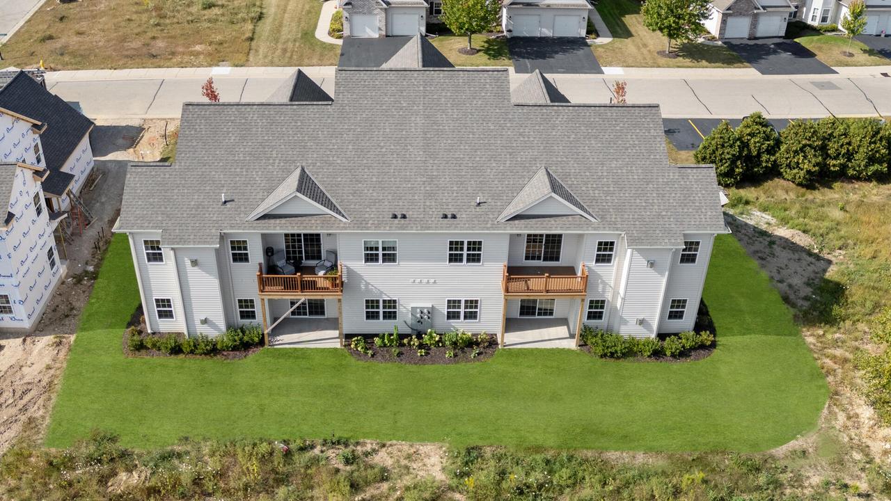 1824 Horseshoe Ln #423-3, Slinger, WI 53086