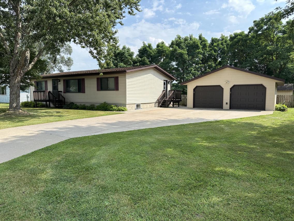 675 Prairie Ave, Sparta, WI 54656
