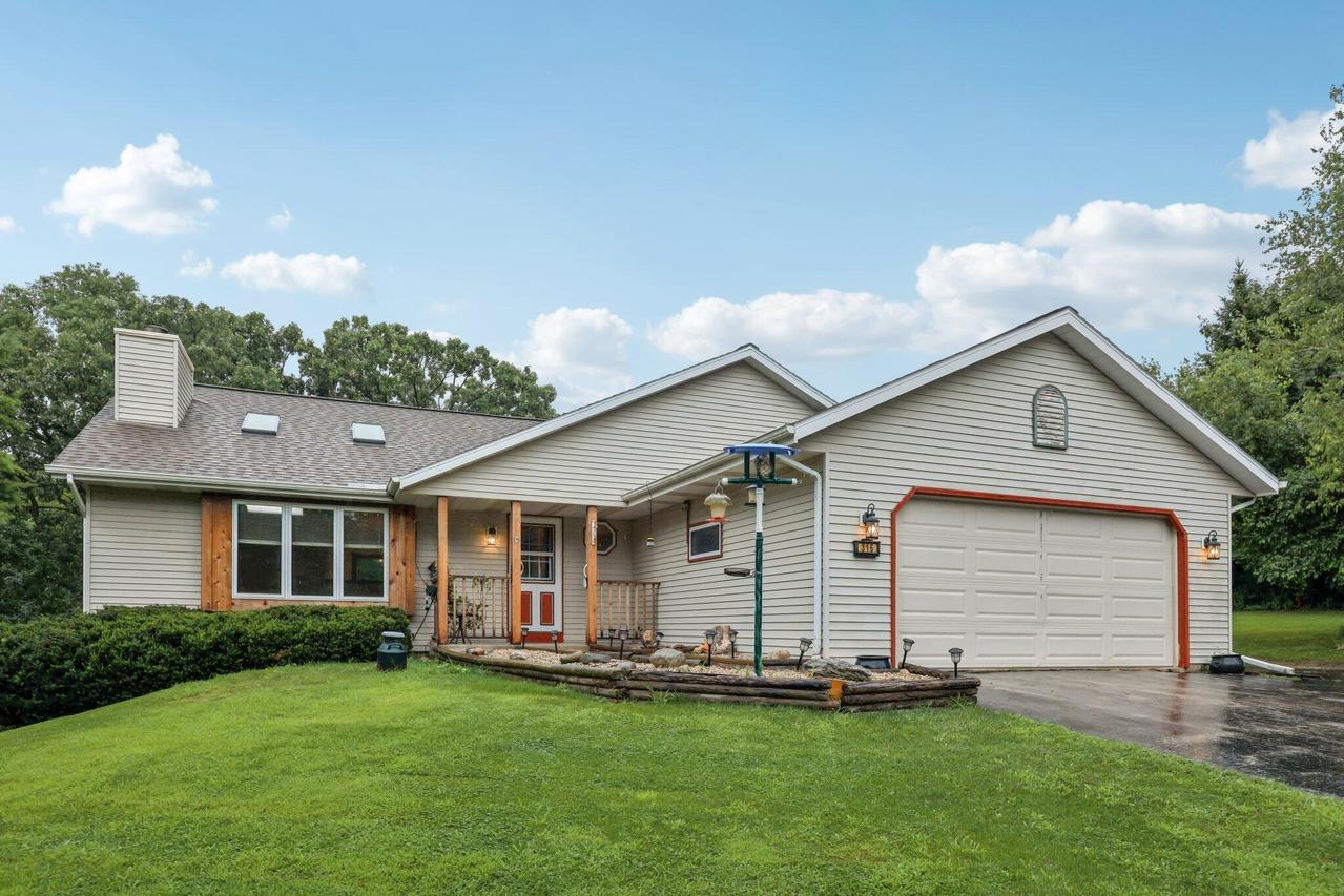 316 Cymric Ct, Wales, WI 53183