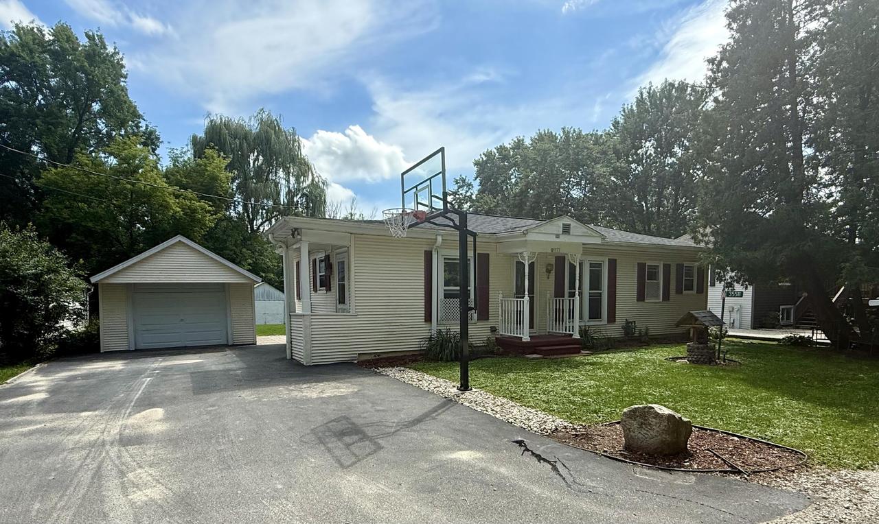 35511 Voree Ct, Burlington, WI 53105
