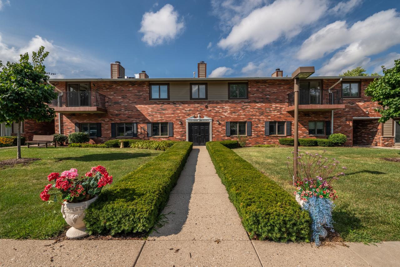 N84W16033 Menomonee Ave #200, Menomonee Falls, WI 53051