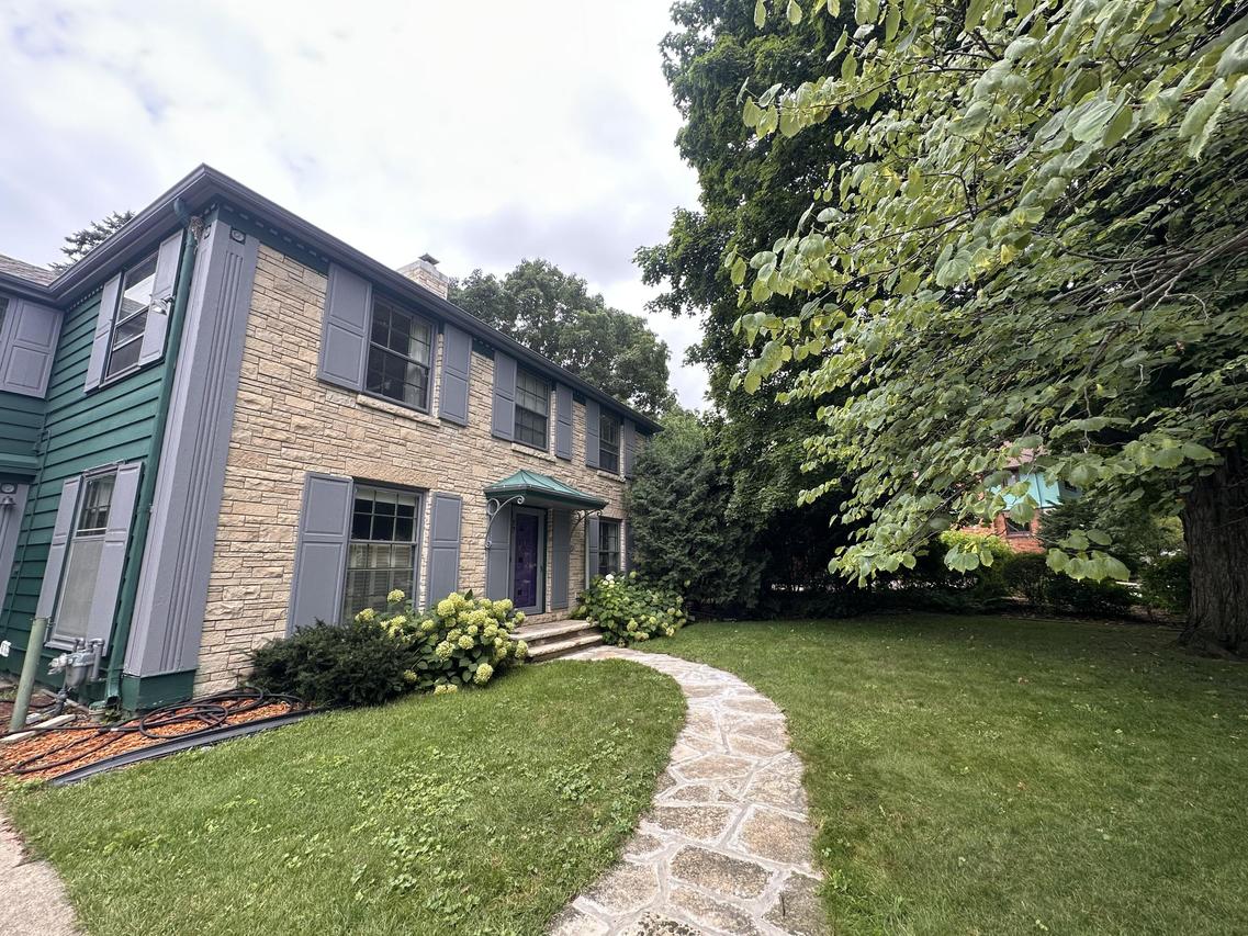 77 Woodland Ave, Fond Du Lac, WI 54935