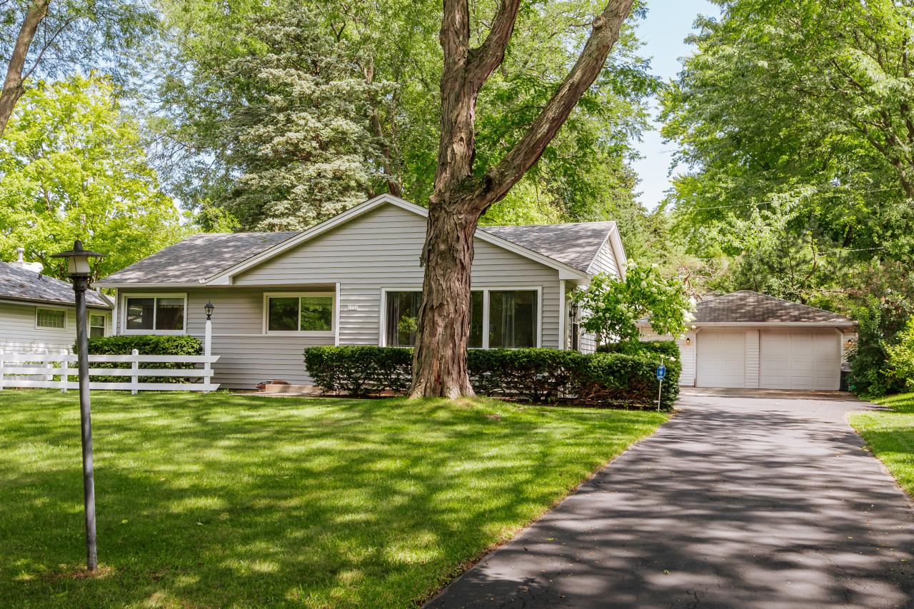7736 N 51st St, Brown Deer, WI 53223