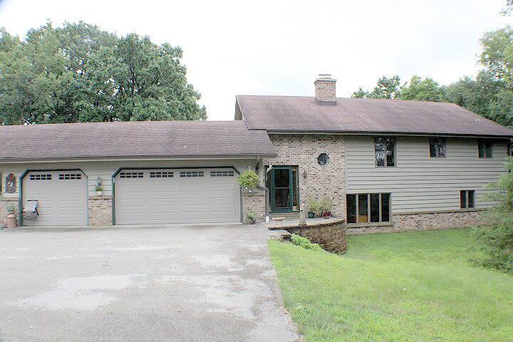W321S4019 Sadie Ln, Genesee, WI 53189