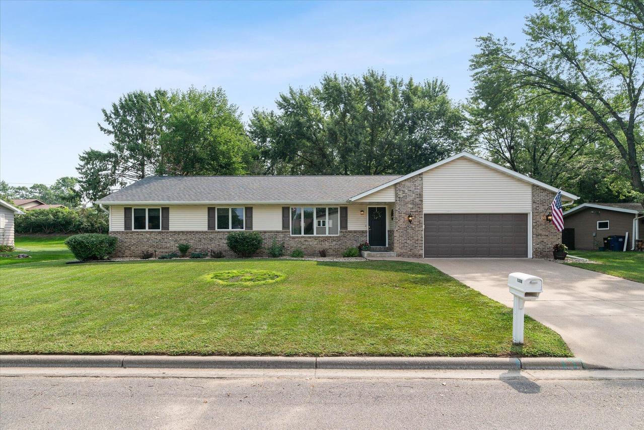 1308 Johnson St, Onalaska, WI 54650