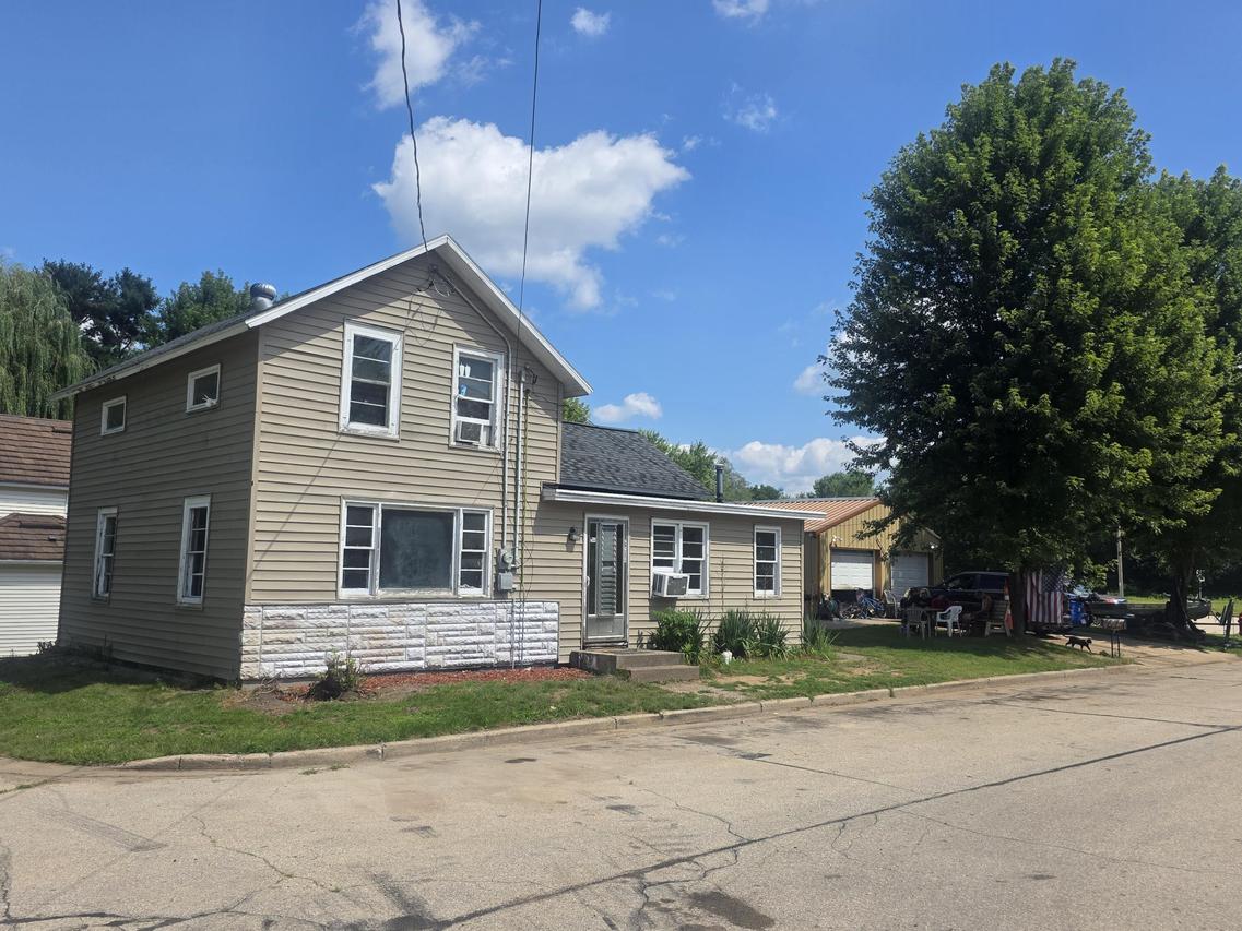 204 NE 2nd St, Black River Falls, WI 54615