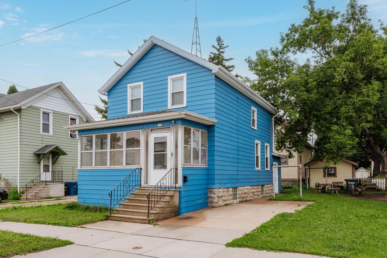 122 Mill St, Oshkosh, WI 54901