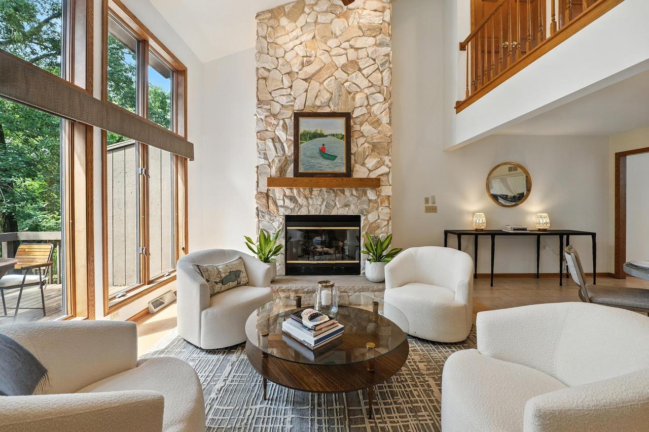 3826 Nagawicka Shores, Delafield, WI 53029