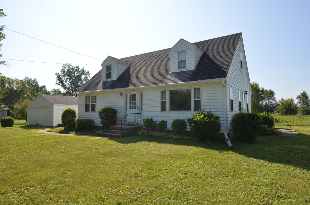 1149 E Bluff Rd, Whitewater, WI 53190