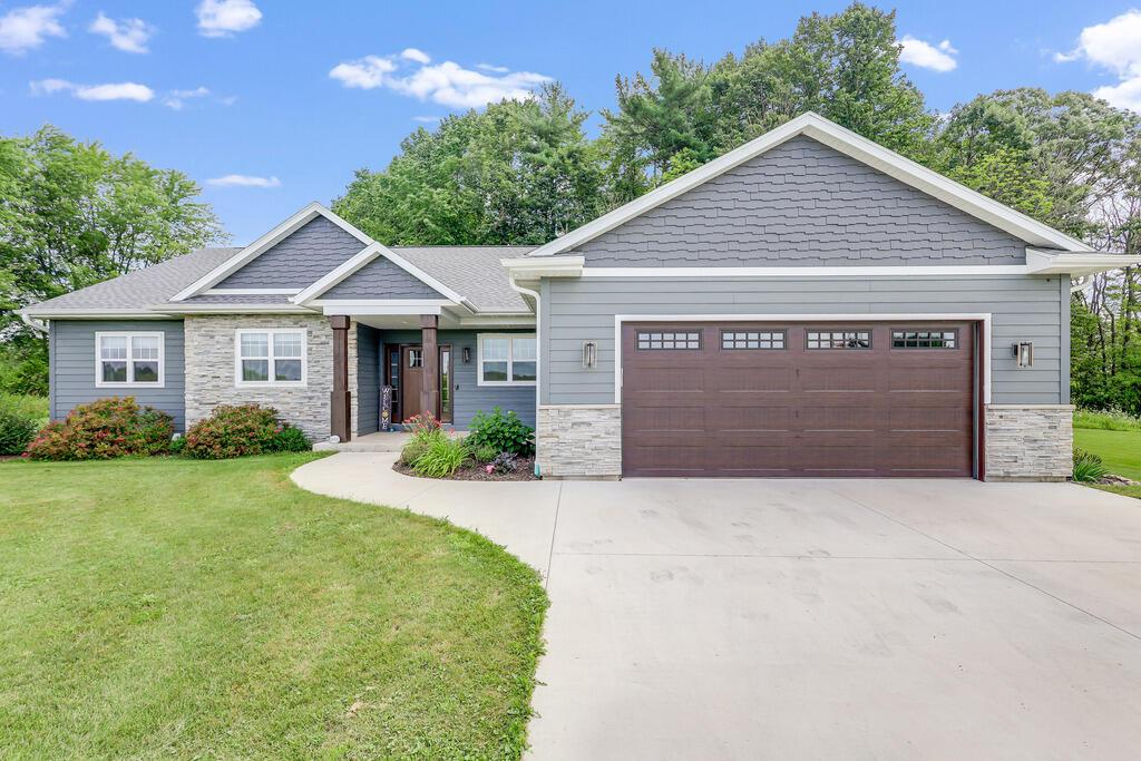 4381 Danmar Rd, Manitowoc Rapids, WI 54247