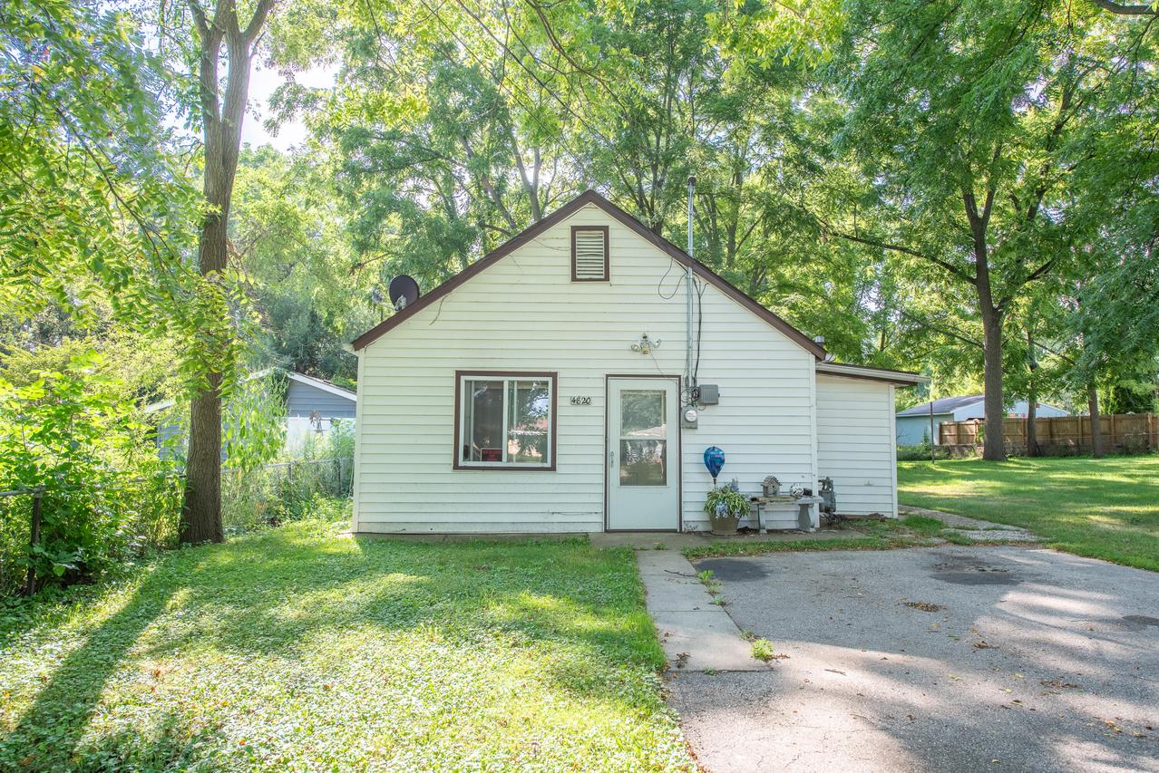 4820 40th Ave, Kenosha, WI 53144
