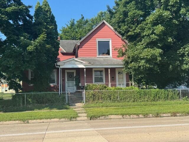 373 S Pine St, Burlington, WI 53105