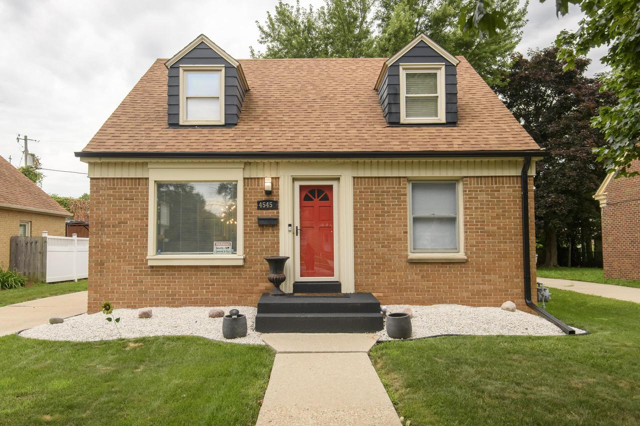 4545 N 42nd St, Milwaukee, WI 53209