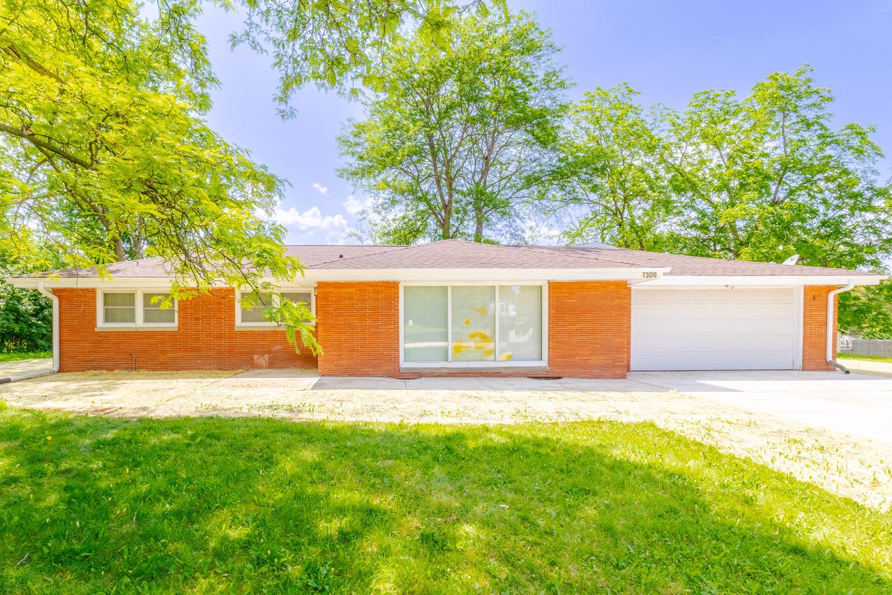 7309 S 46th St, Franklin, WI 53132
