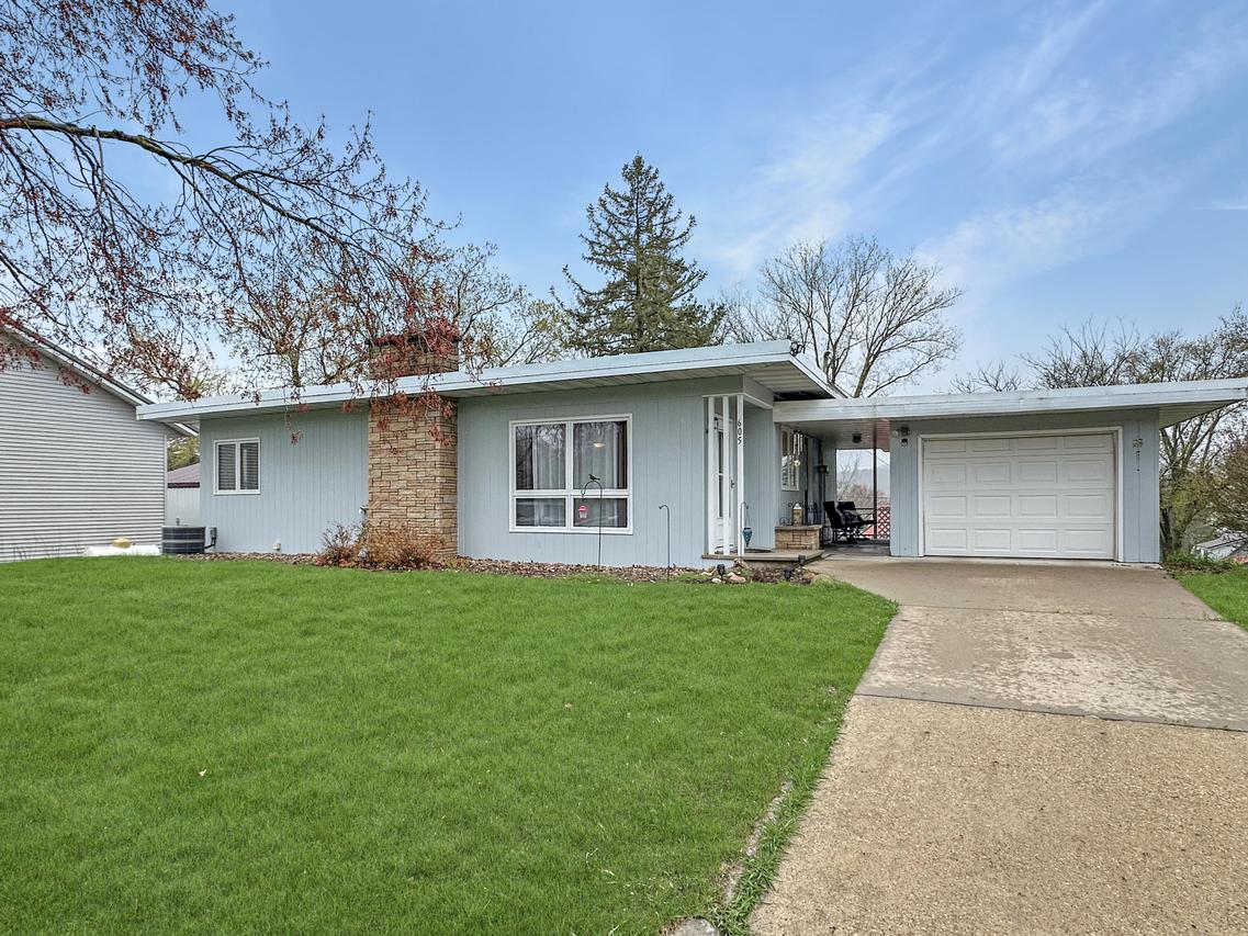 605 East St, Wilton, WI 54670