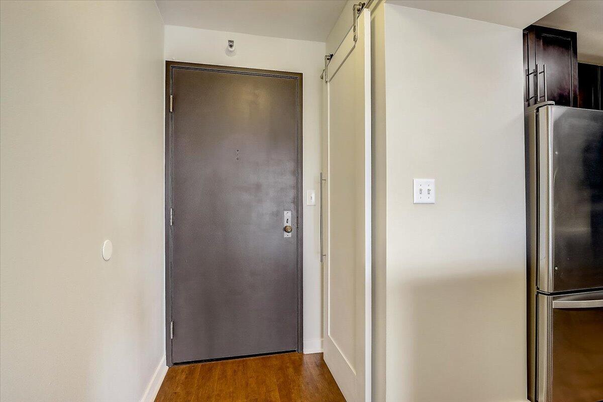 1660 N Prospect Ave #2504, Milwaukee, WI 53202