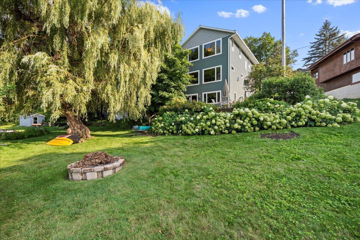 W6356 Lake Ellen Dr, Lyndon, WI 53011