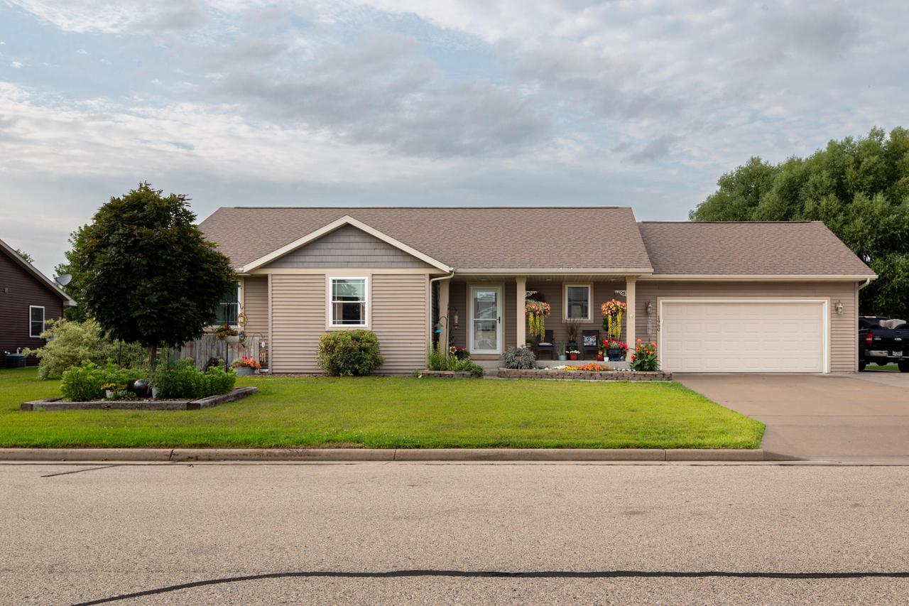 1960 Cedarwood Ave, Sparta, WI 54656