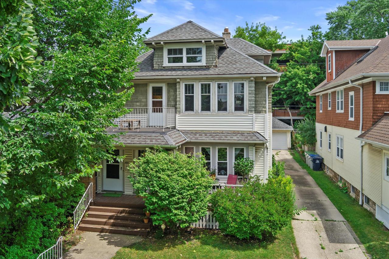 3374 N Cramer St, Milwaukee, WI 53211