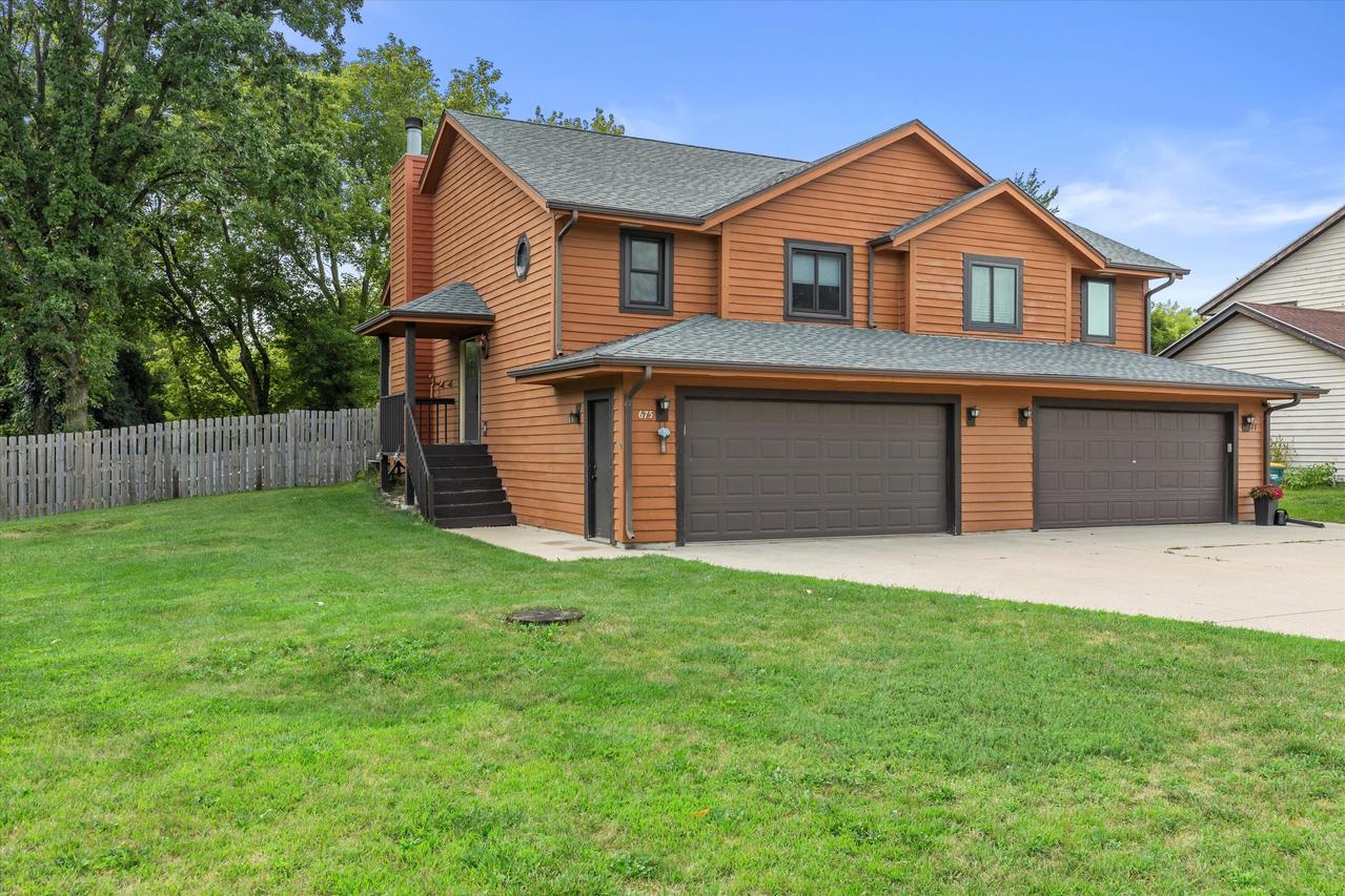 675 N Dries St #2, Saukville, WI 53080