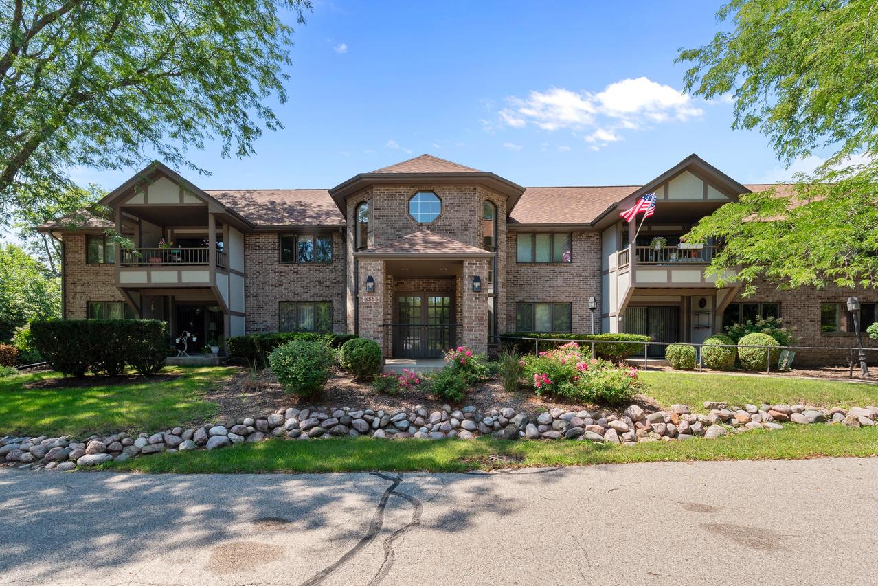 6555 N Green Bay Ave #210, Glendale, WI 53209