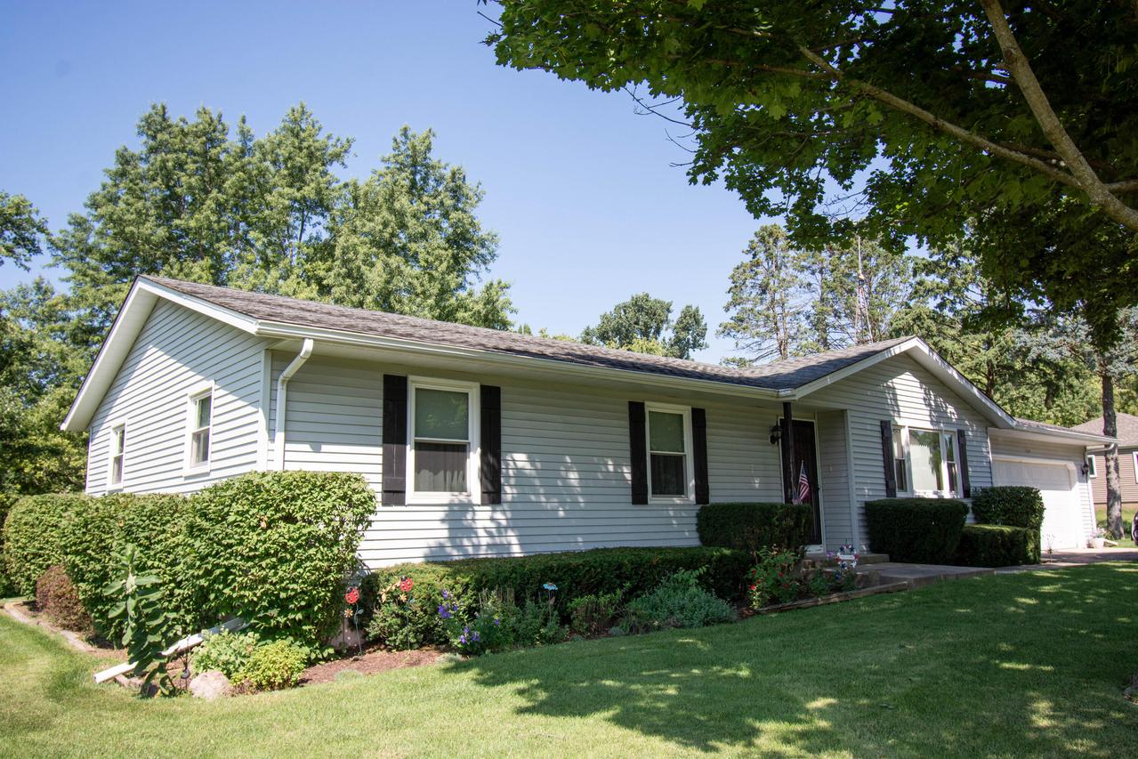N3447 Walnut Rd, Geneva, WI 53147