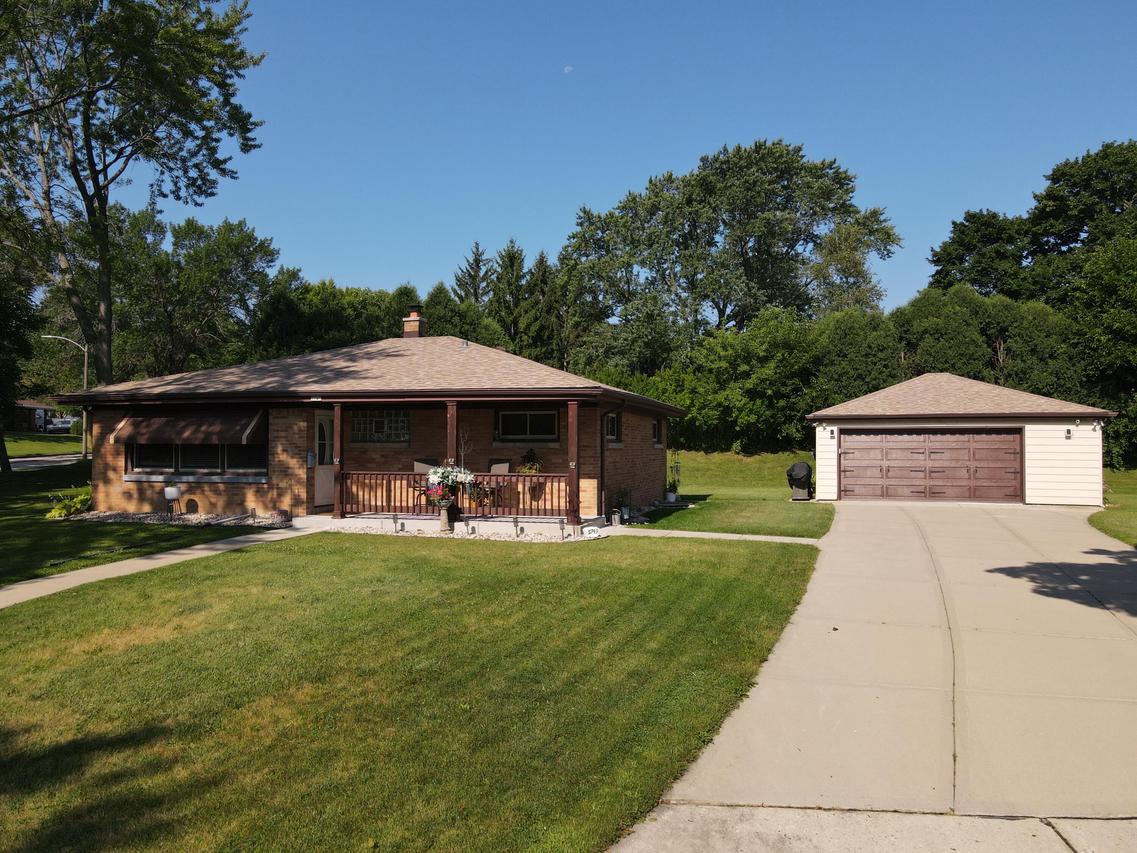 5749 S 21st St, Milwaukee, WI 53221