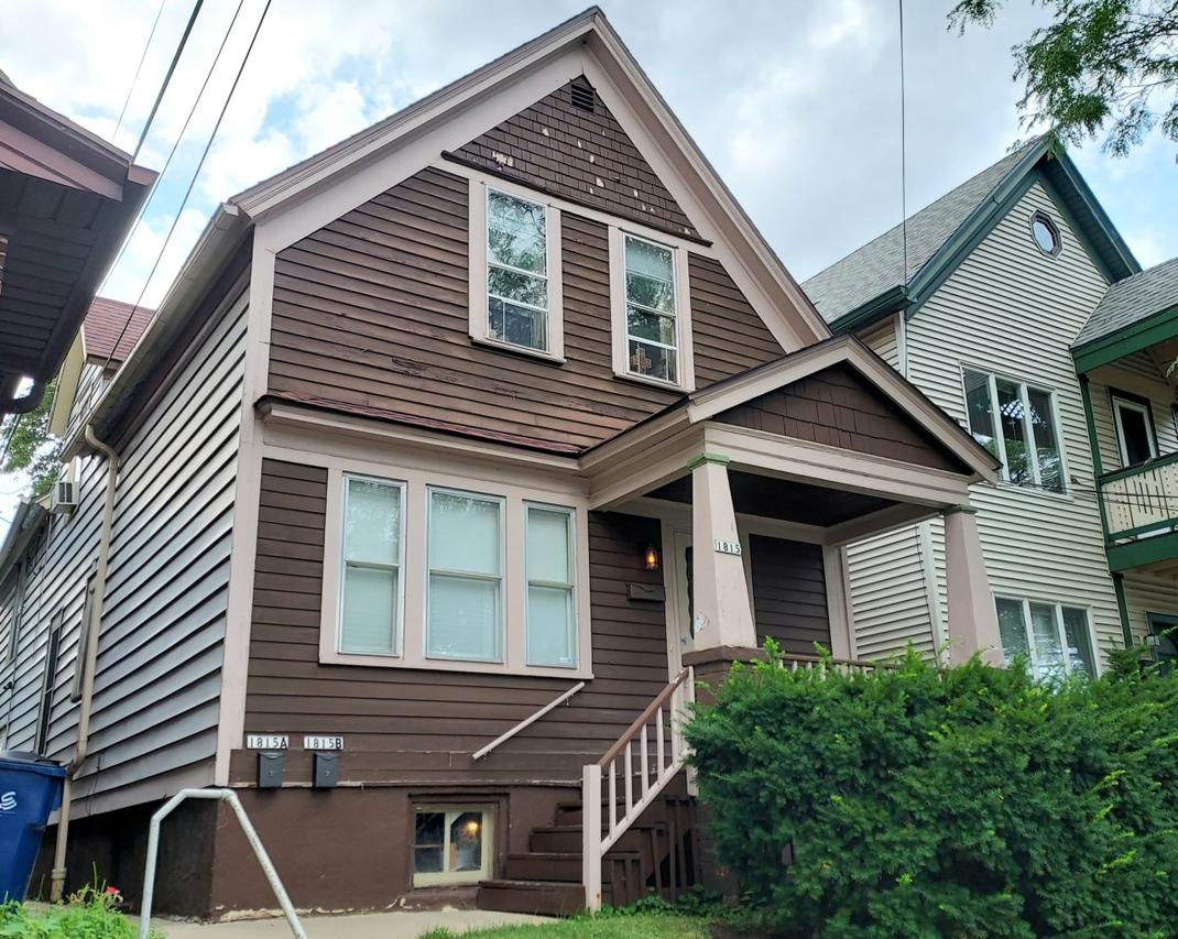 1815 N Astor St, Milwaukee, WI 53202