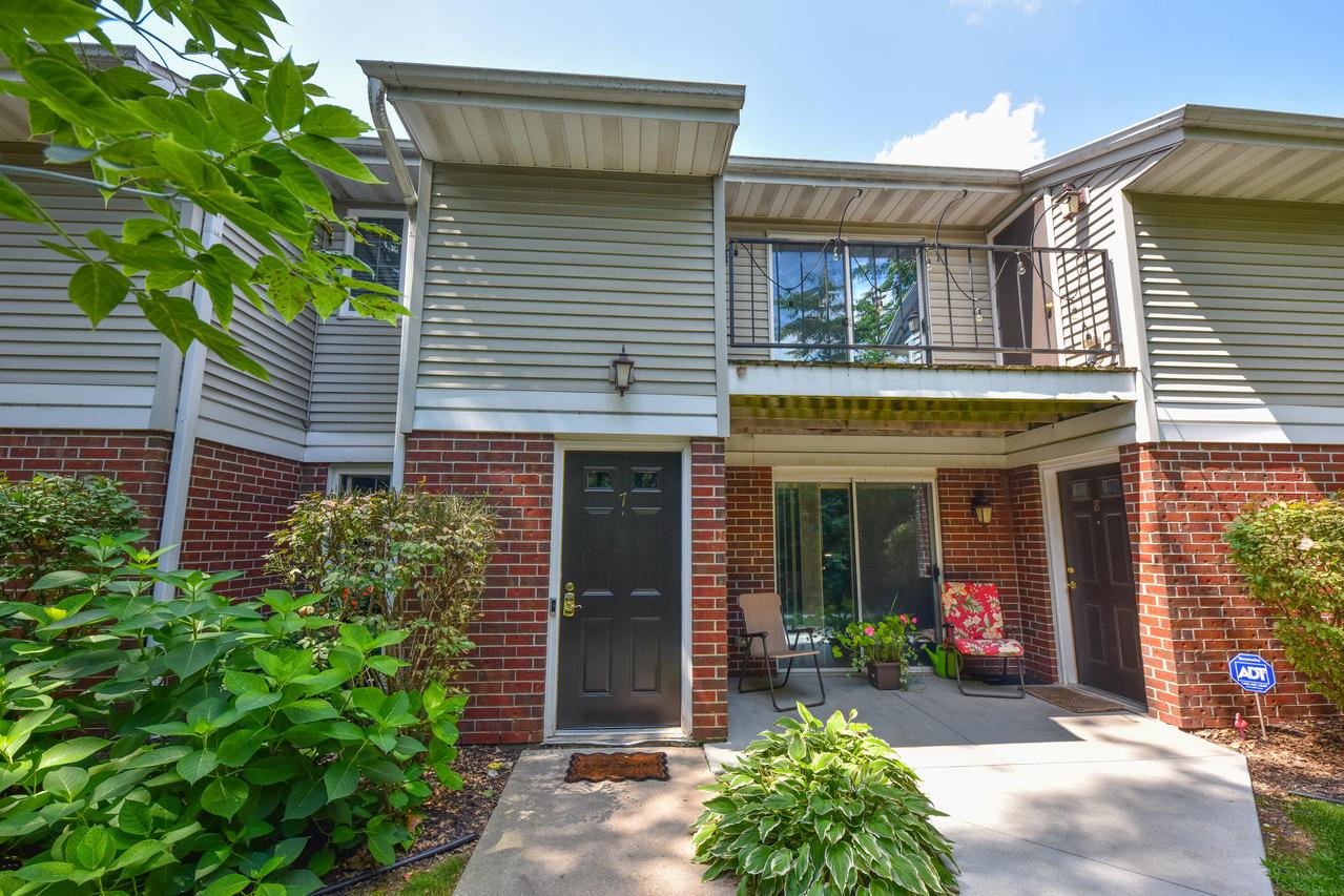 W168N11062 Ashbury Cir #7, Germantown, WI 53022