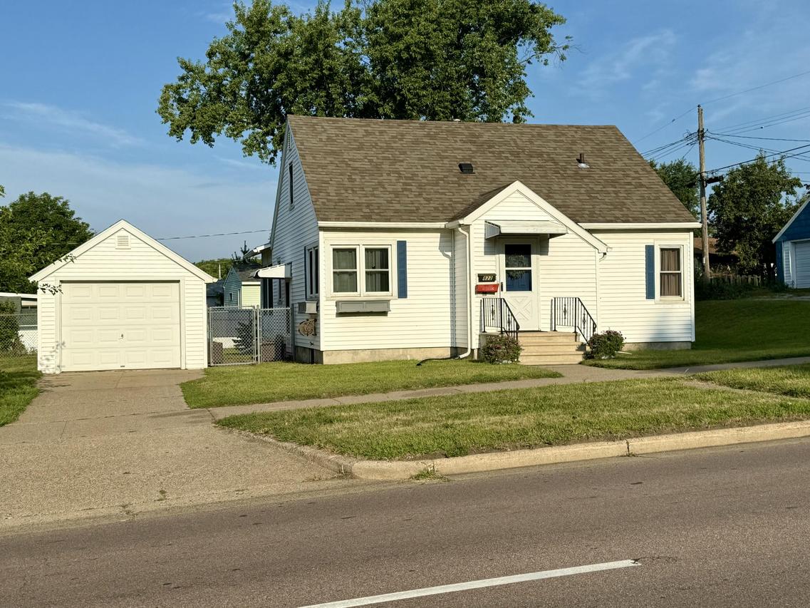 822 S Losey Blvd, La Crosse, WI 54601