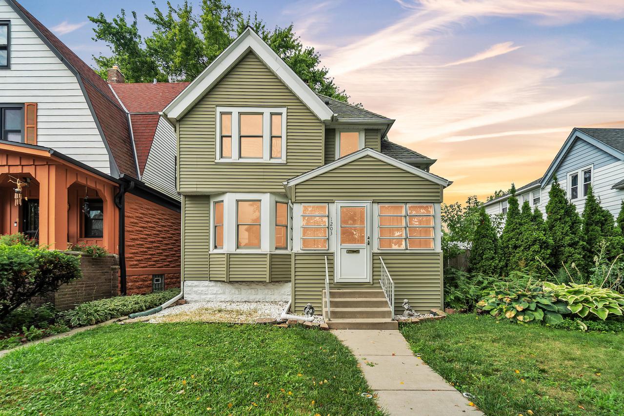 1203 S 49th St, West Milwaukee, WI 53214