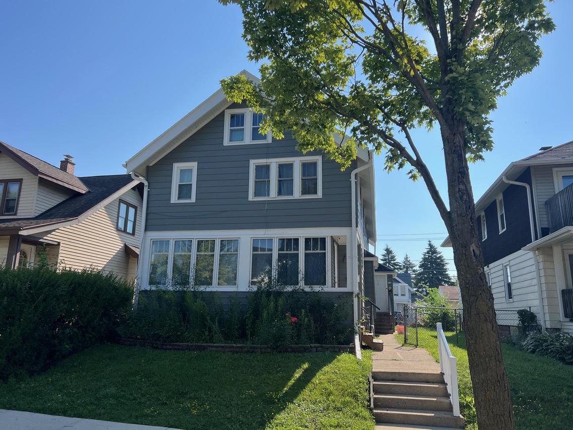 950 S 58th St #952, West Allis, WI 53214