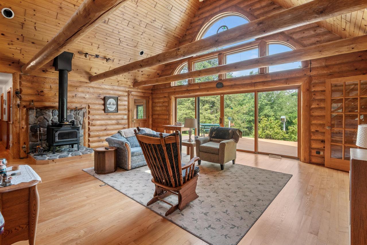 W8874 Deer Run, Oakland, WI 53523
