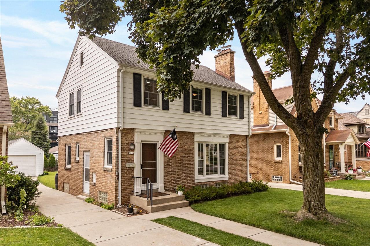 5825 N Bay Ridge, Whitefish Bay, WI 53217